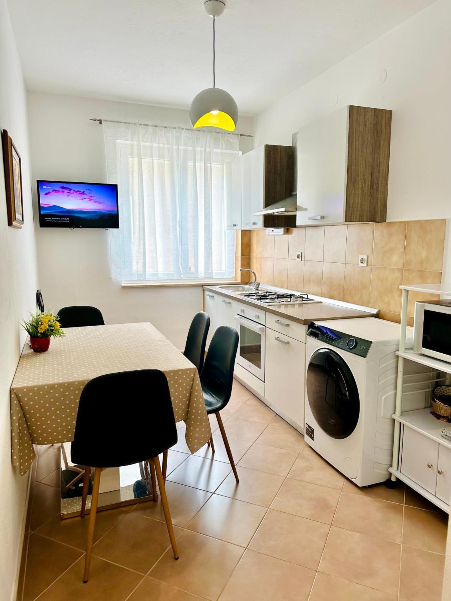 Spacious Family Apartment Near The Beach Makarska Exteriör bild